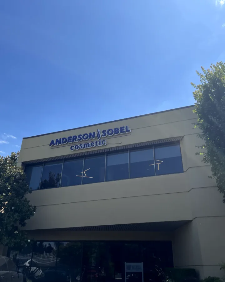 Cosmetic surgeon Bellevue office